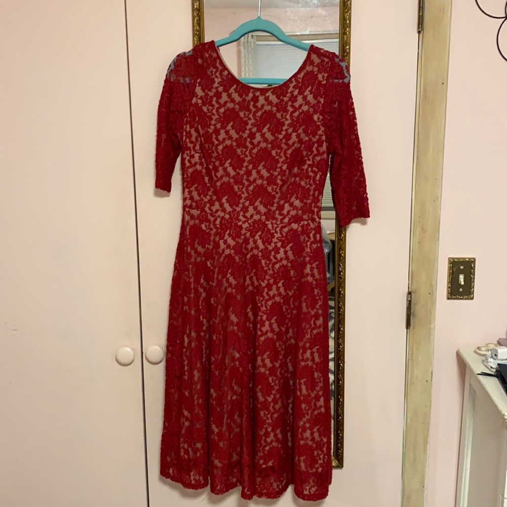 🌸 Red lace knee length midi dress